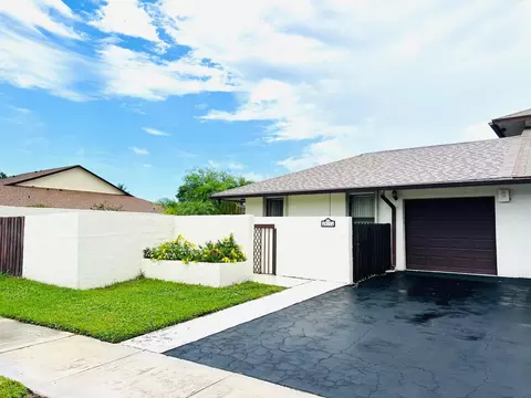 477 SW 29th Ave, Delray Beach, FL 33445