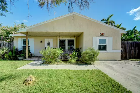 10577 Fascination Ln, Royal Palm Beach, FL 33411