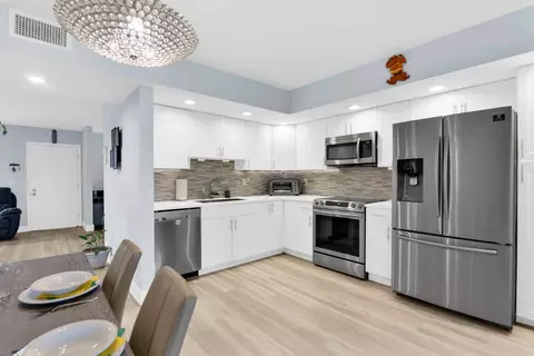 5190 Las Verdes Cir #106, Delray Beach, FL 33484