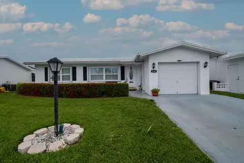 2107 SW 15th St SW, Boynton Beach, FL 33426