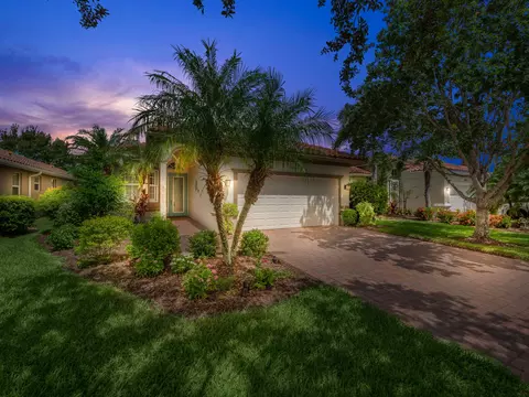 11361 SW Mountain Ash Cir, Port Saint Lucie, FL 34987