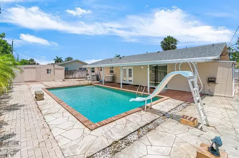 1807 16th Ave N, Lake Worth, FL 33460