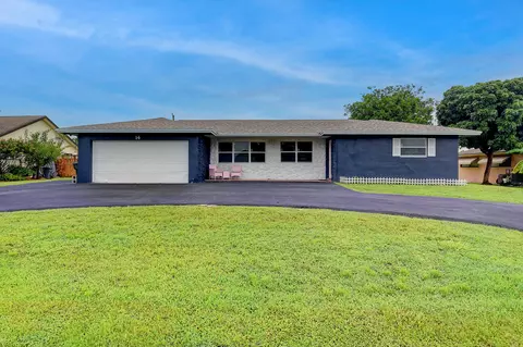 14 W Pine Tree Ave, Lake Worth, FL 33467