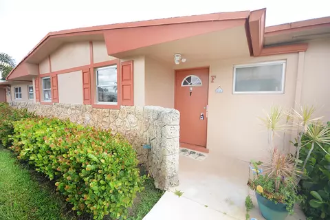 2995 W Crosley Dr #F, West Palm Beach, FL 33415