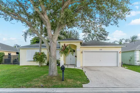 1418 Fairway Cir, Greenacres, FL 33413