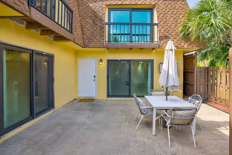 110 N Delaware Blvd #19B, Jupiter, FL 33458