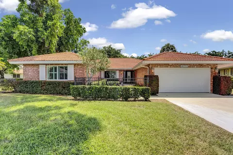 10773 Green Trail Dr S, Boynton Beach, FL 33436