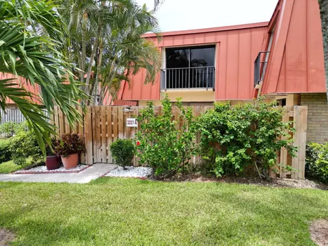 3227 Gardens East Dr #A, Palm Beach Gardens, FL 33410