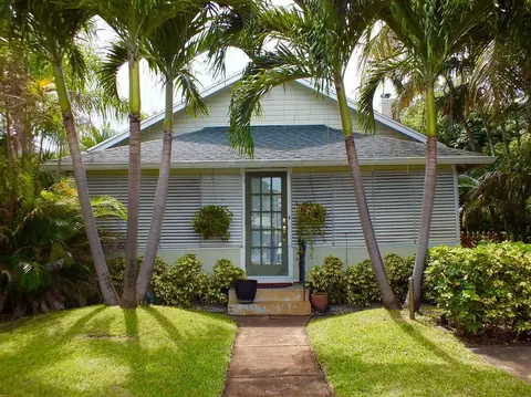 307 S Palmway, Lake Worth, FL 33460