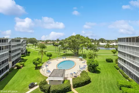 145 Atlantis Blvd #PH3, Atlantis, FL 33462