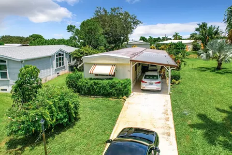 7981 SE Homestead Ave, Hobe Sound, FL 33455