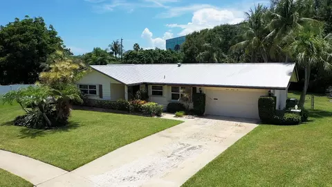 725 S Cruiser Rd S, North Palm Beach, FL 33408