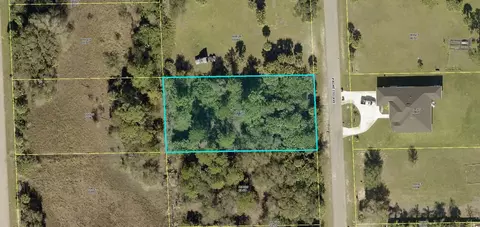 609 Palmetto Ave, Lehigh Acres, FL 33972