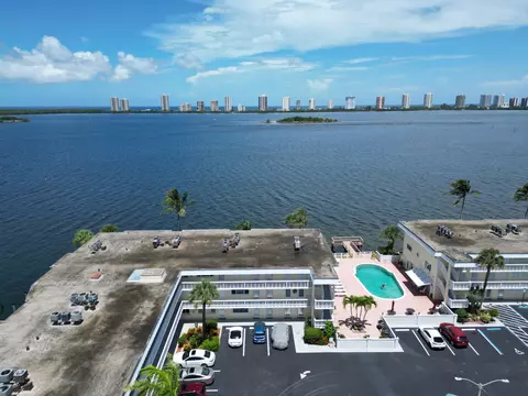 101 Doolen Ct #302, North Palm Beach, FL 33408