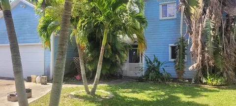 5705 Papaya Dr, Fort Pierce, FL 34982