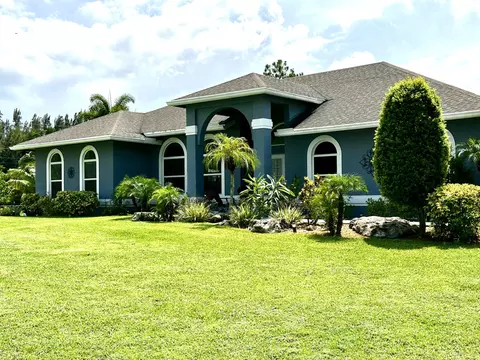 6085 Apache Blvd, Loxahatchee, FL 33470