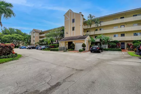 7192 Huntington Ln #308, Delray Beach, FL 33446