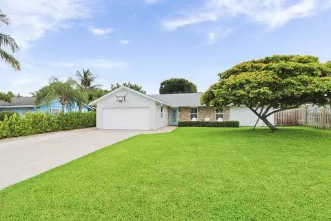 4079 Russell St, Tequesta, FL 33469
