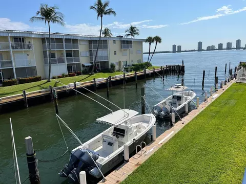 100 Wettaw Ln #35, North Palm Beach, FL 33408