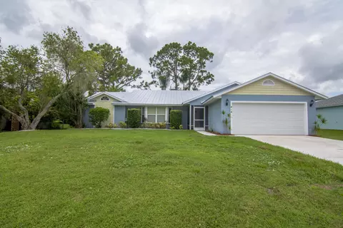 414 SE Whitmore Dr, Port Saint Lucie, FL 34984