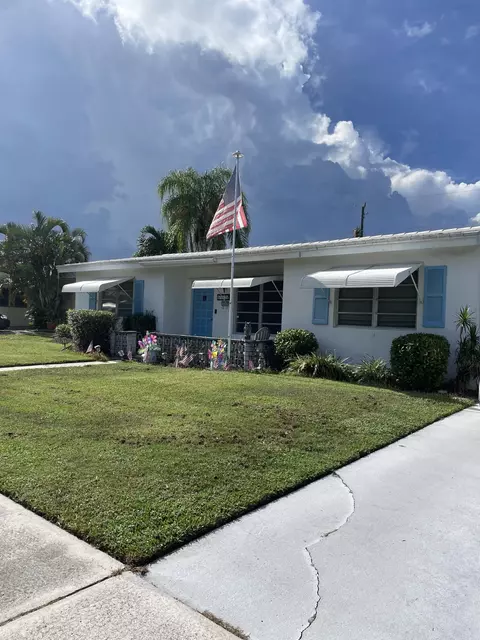 1412 Lake Erie Dr, Lake Worth, FL 33461