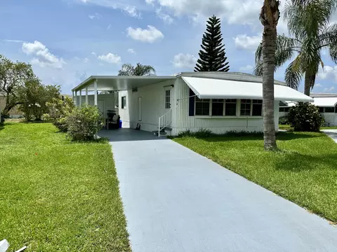 4 Florencia Ln, Port Saint Lucie, FL 34952