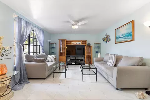 1404 SW 27th Ave, Boynton Beach, FL 33426