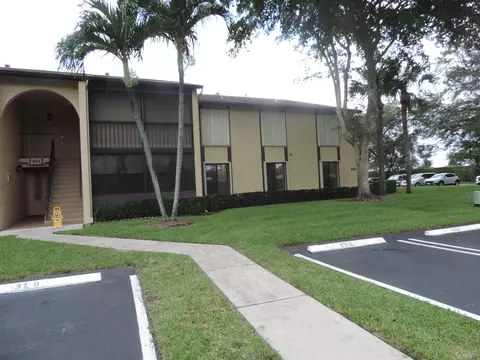 825 Sky Pine Way #D2, Greenacres, FL 33415