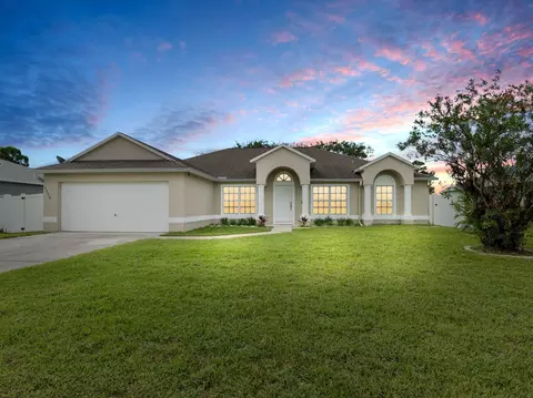 2486 SE Tiffany Ave, Port Saint Lucie, FL 34952