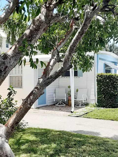 12 View St, Lantana, FL 33462