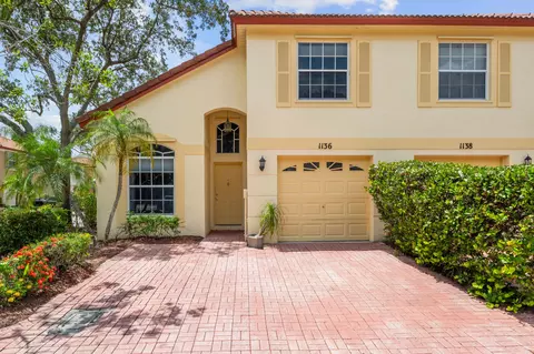 1136 Via Jardin, Riviera Beach, FL 33418