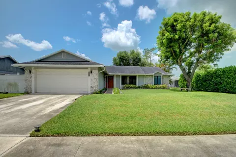 119 Parkwood Dr, Royal Palm Beach, FL 33411