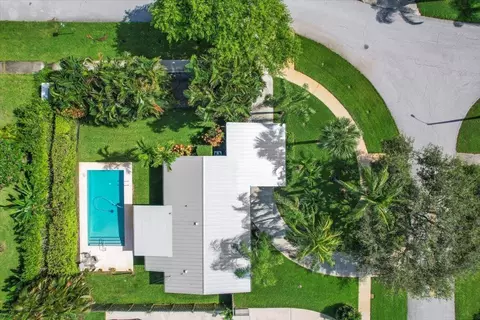 945 Westwind Dr, North Palm Beach, FL 33408