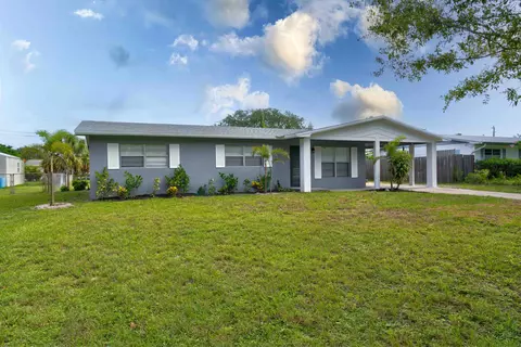 1630 Bell Ave, Fort Pierce, FL 34982