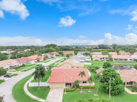 6027 Sunberry Cir, Boynton Beach, FL 33437