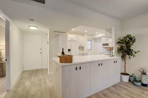 6461 NW 2nd Ave NW #1010, Boca Raton, FL 33487