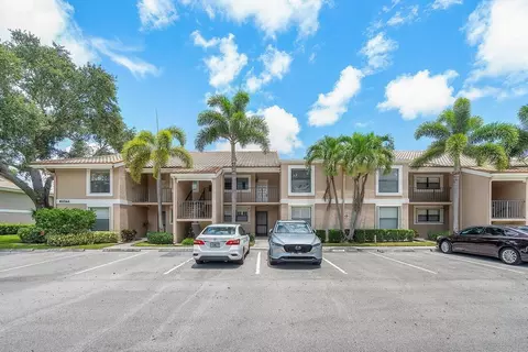 6944 Briarlake Cir #202, West Palm Beach, FL 33418