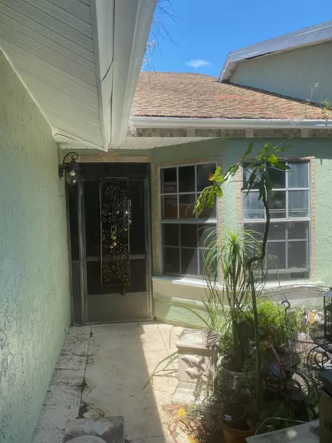 1485 SE Rivergreen Cir #17, Port Saint Lucie, FL 34952