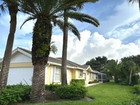4241 Royal Oak Dr, Palm Beach Gardens, FL 33410