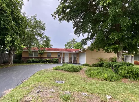 2770 NE 32nd St, Lighthouse Point, FL 33064