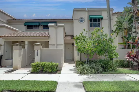6689 Via Regina, Boca Raton, FL 33433