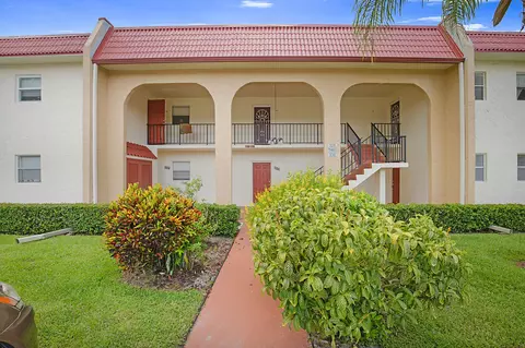 328 Lake Dora Dr, West Palm Beach, FL 33411