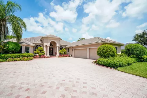 8055 Woodsmuir Dr, Palm Beach Gardens, FL 33412