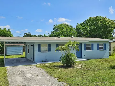714 5th Pl SW, Vero Beach, FL 32962