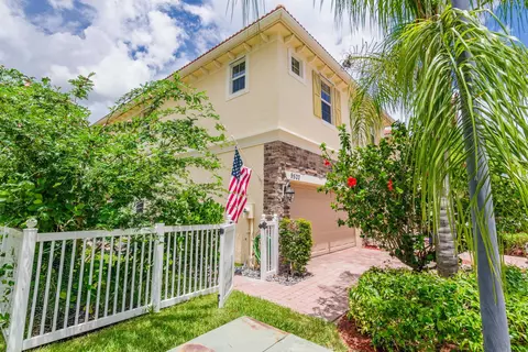 9520 SW Merlin Ct, Stuart, FL 34997