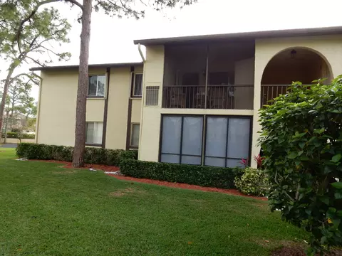 206 Pine Hov Cir #C-2, Greenacres, FL 33463