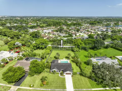 21370 Sweetwater Ln N, Boca Raton, FL 33428