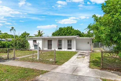4431 NE 2nd Ter, Pompano Beach, FL 33064