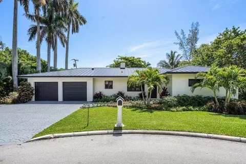 35 Anna St, Ocean Ridge, FL 33435