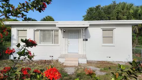 516 N 26th St, Fort Pierce, FL 34947